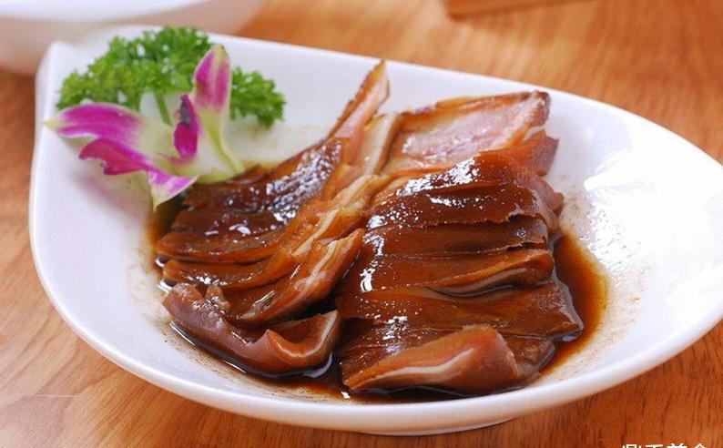 卤猪肉时牢记2不放卤肉鲜香红亮味道正不腥不柴又入味