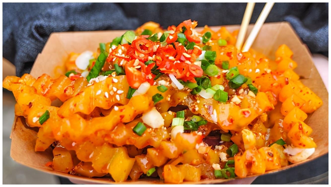 秒杀路边摊的狼牙土豆,口感软绵,清香酥脆,吃着贼下饭,还好吃__财经头