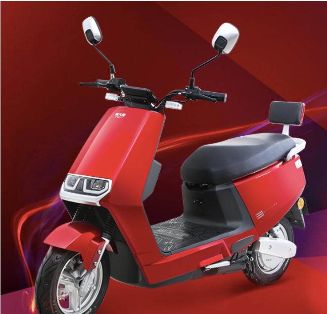 汽车级双炮大灯,颜值不输小牛n1,新大洲高端电摩a9来了