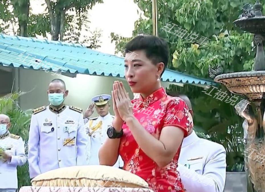 帕公主罕见换发型短发配旗袍又美又飒不愧是泰国皇家女上将