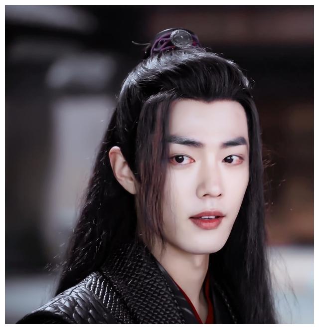 作为《陈情令》的双男主,为何王一博会更加成功?低调的他更讨喜