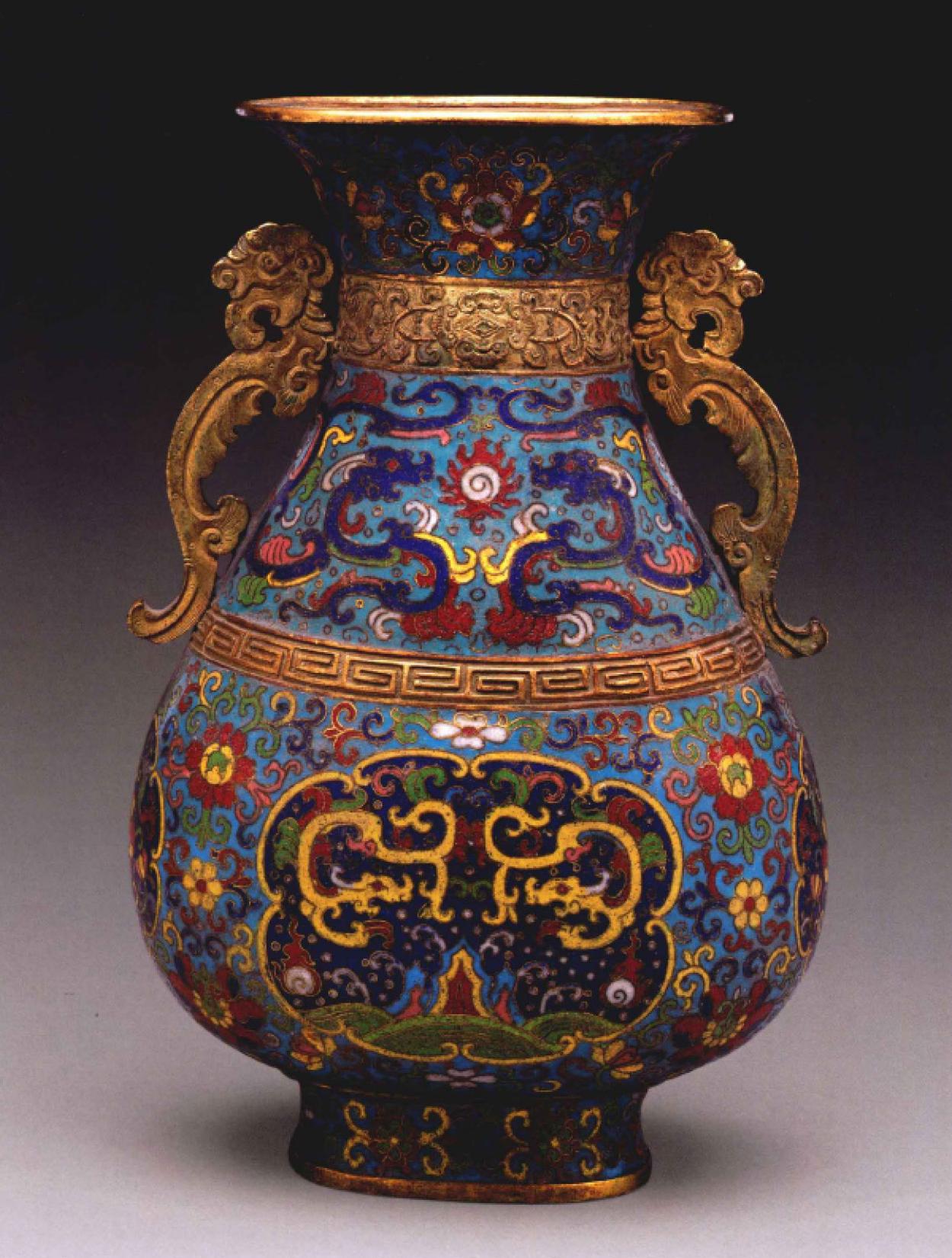 故宫博物院珍藏,乾隆时期特色珐琅器,华丽的效果彰显宫廷风格