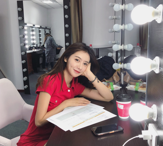 今日妹子图46腾讯体育nba美女主播美娜