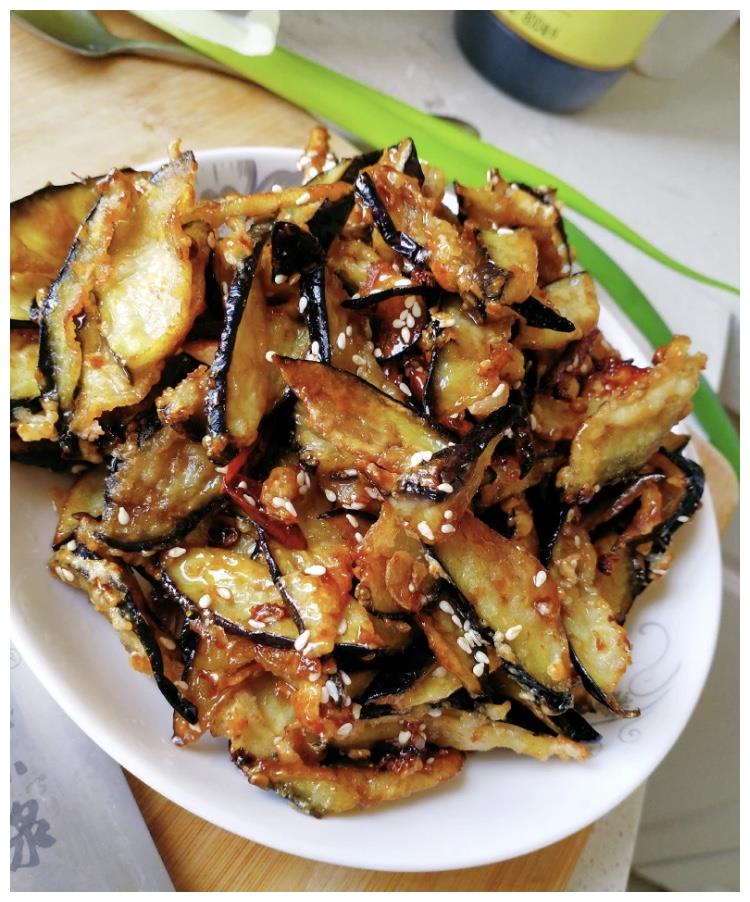 风味茄子外壳酥脆里面软嫩很适合老人与孩子下饭