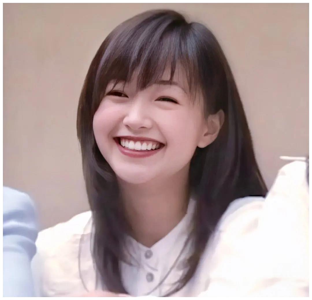 50岁李绮红近照，纯素颜还是美人轮廓，何美钿感觉只有眼睛老了|李绮红|何美钿|港姐_新浪新闻
