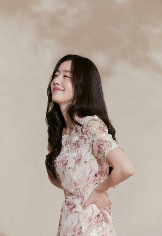 韩国女艺人韩善花拍代言品牌最新宣传照|韩善花|宣传照|韩国女艺人