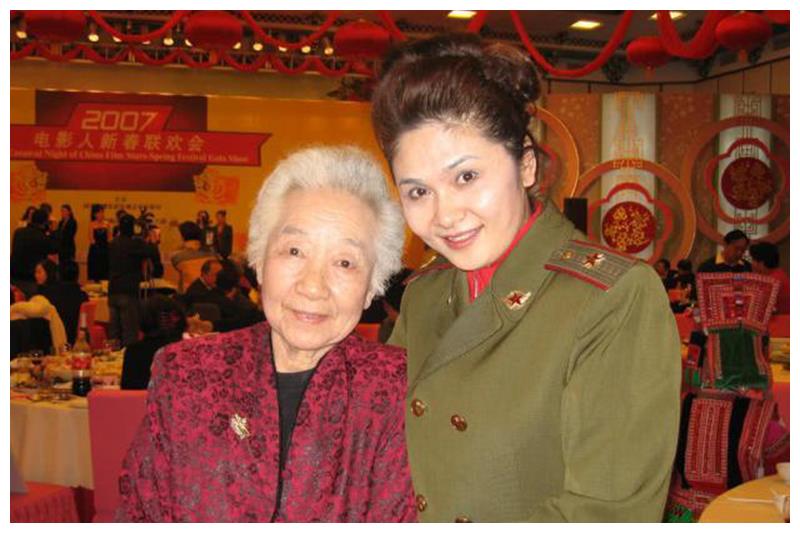 记得80年代女演员韩月乔吗?《潜影》中与迟志强搭档,近况怎样