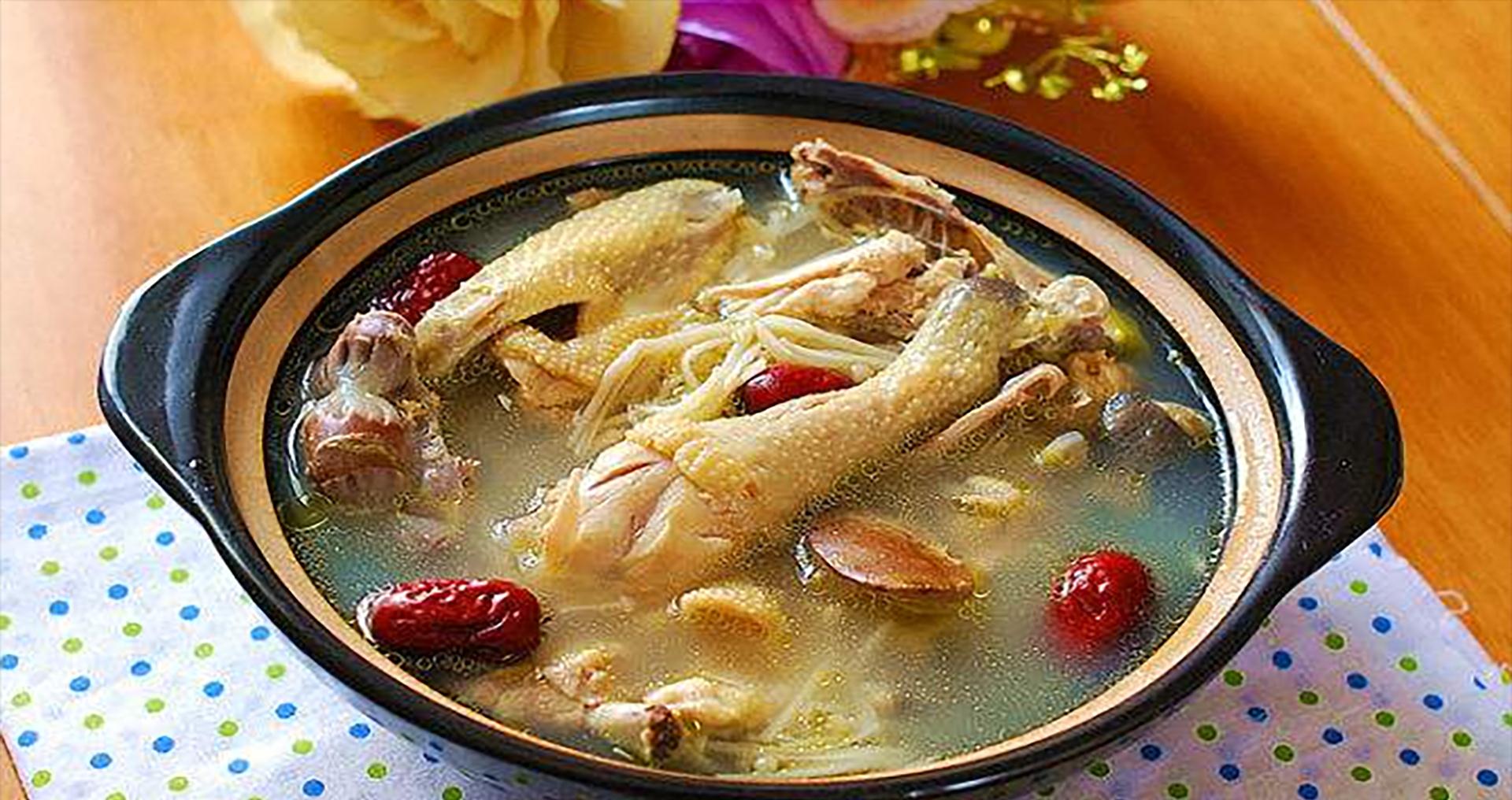 白果红枣鸡汤,白果红枣鸡汤的家常做法 - 美食杰白果红枣鸡汤做法大全