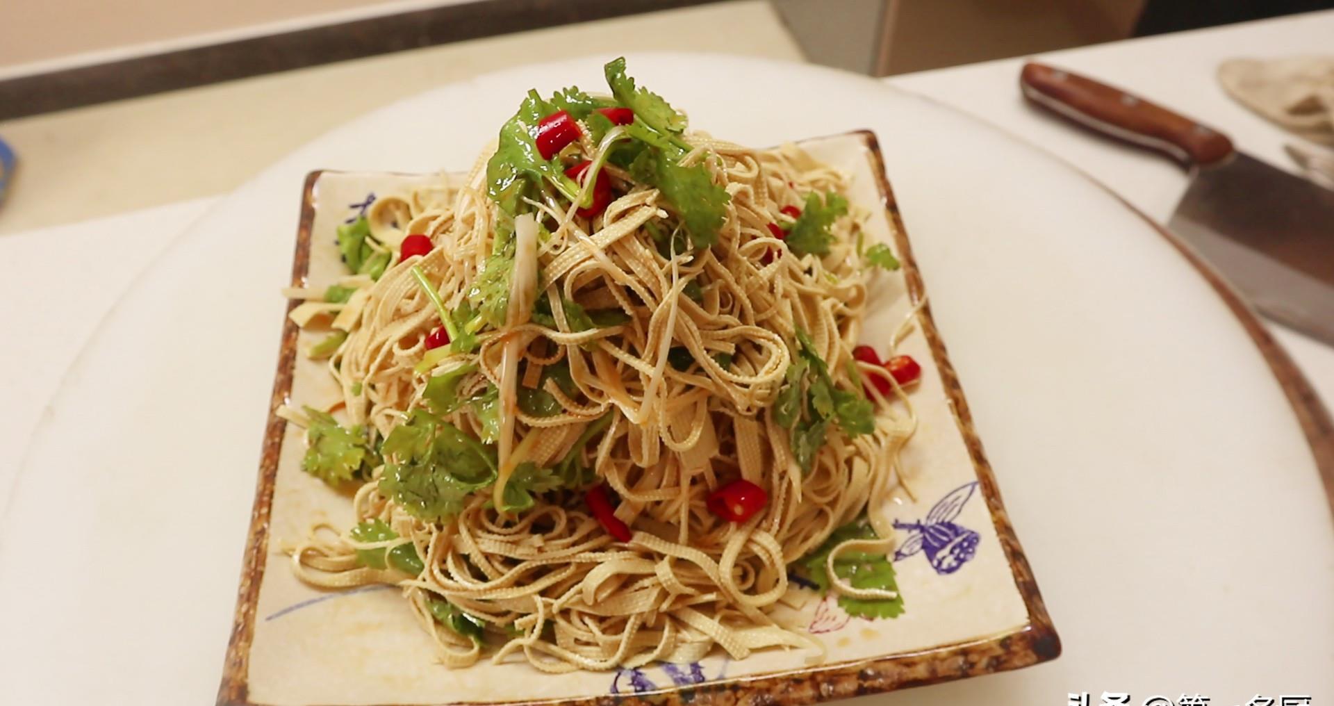 饭店凉拌豆腐丝为啥好吃大厨教你技巧看看都放了哪些调料