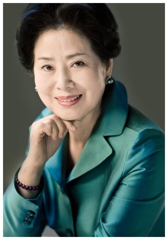 鲜于龙女韩剧国民妈妈替夫还债照顾一家九口比韩剧还心酸