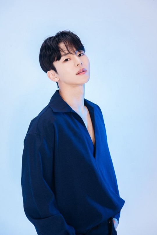 韩国艺人姜仁秀最新杂志写真曝光