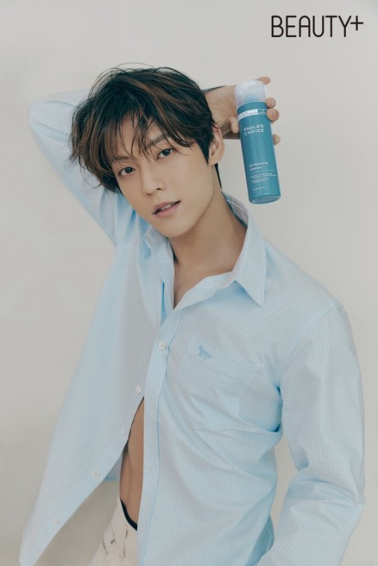 韩国男团btob成员李旼赫拍美妆写真露腹肌