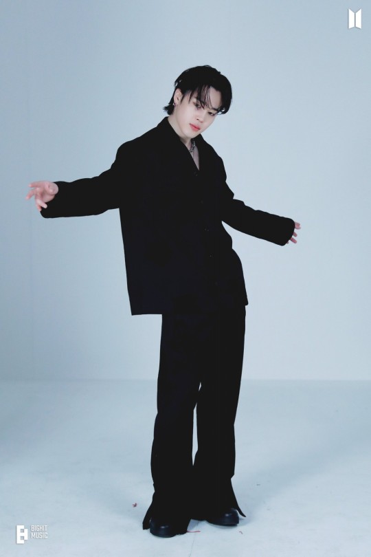 防弹少年团成员jimin最新杂志写真曝光