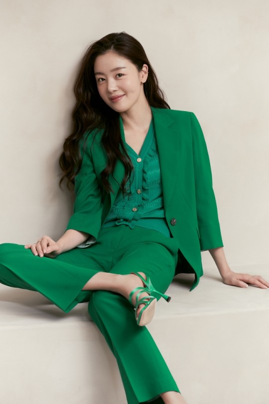 韩国女艺人韩善花拍代言品牌最新宣传照|韩善花|宣传照|韩国女艺人