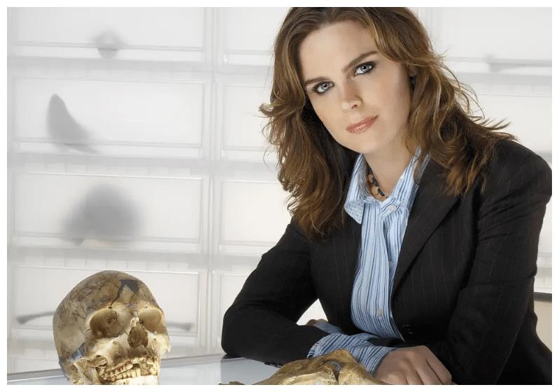 识骨寻踪陪伴观众数年人称骨科教科书看剧带你学知识