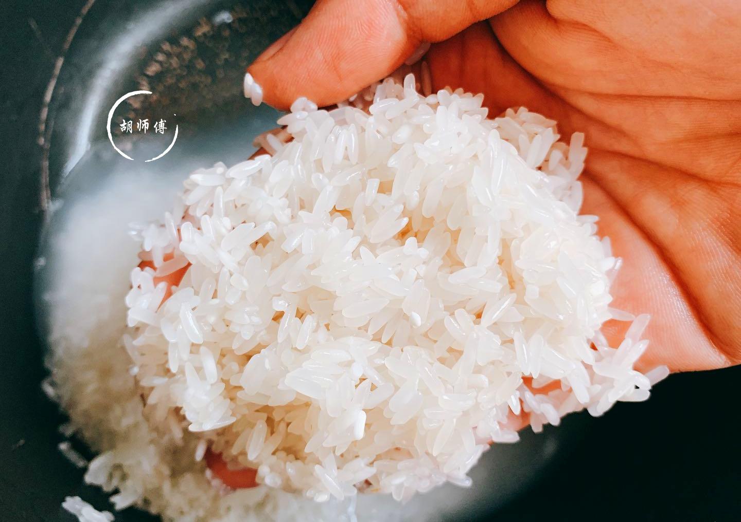 蒸米饭别只加水，教你一招，蒸出的米饭粒粒松散，软糯香甜 - 哔哩哔哩