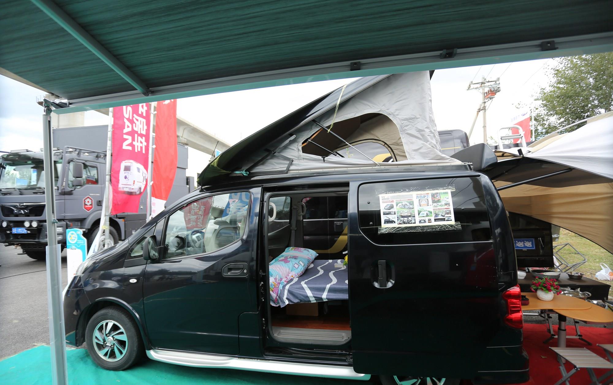日产nv200露营房车,1.6l cvt自动挡,带升顶睡四人