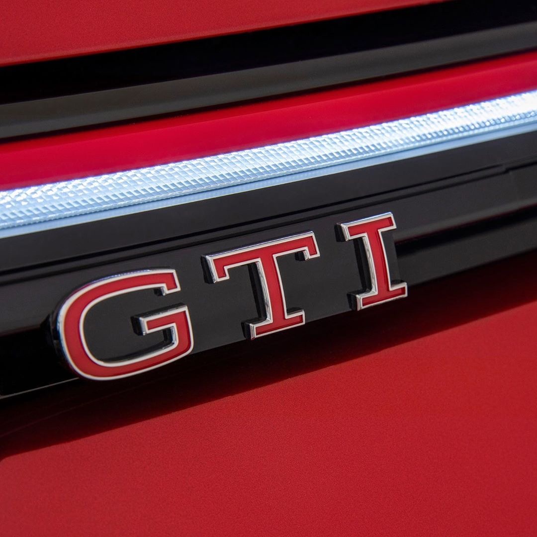 全新gti外形是基于大众第八代高尔夫打造而来,并且融入了gti标志性的