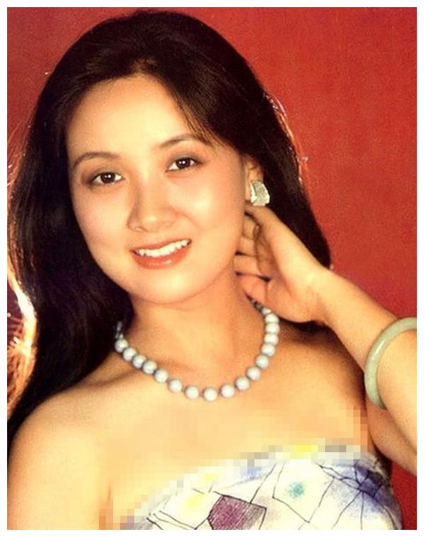 32年前演员邓婕插足张国立婚姻原配罗秀春一招让她当不了妈妈