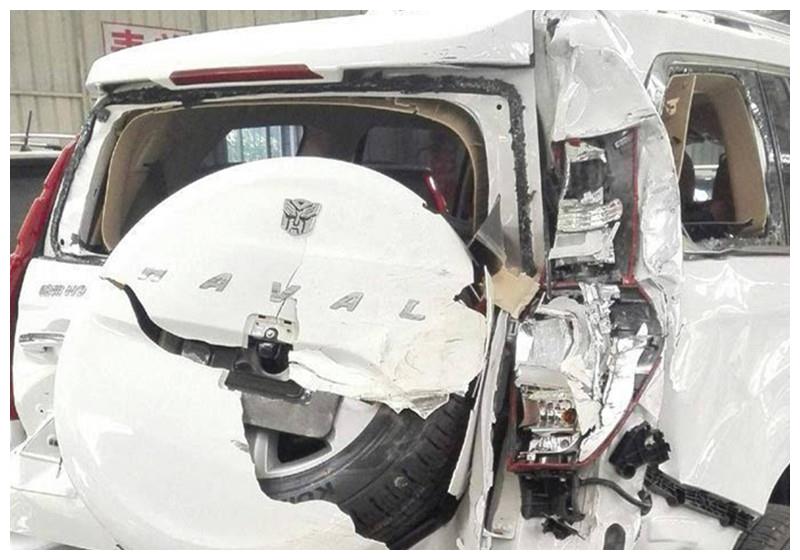 2020年年初哈弗h9首次碰撞看到防撞梁众人对不起