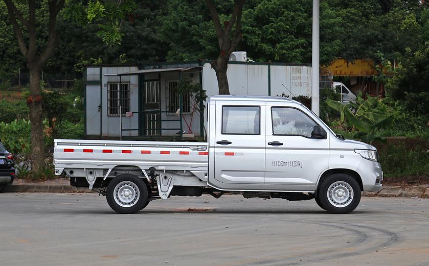 适合摆摊的五菱车来了,车主:提车用排队不?