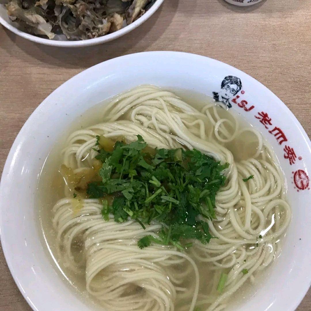 沈阳老四季到底有多火排队排到马路上出租车司机据点