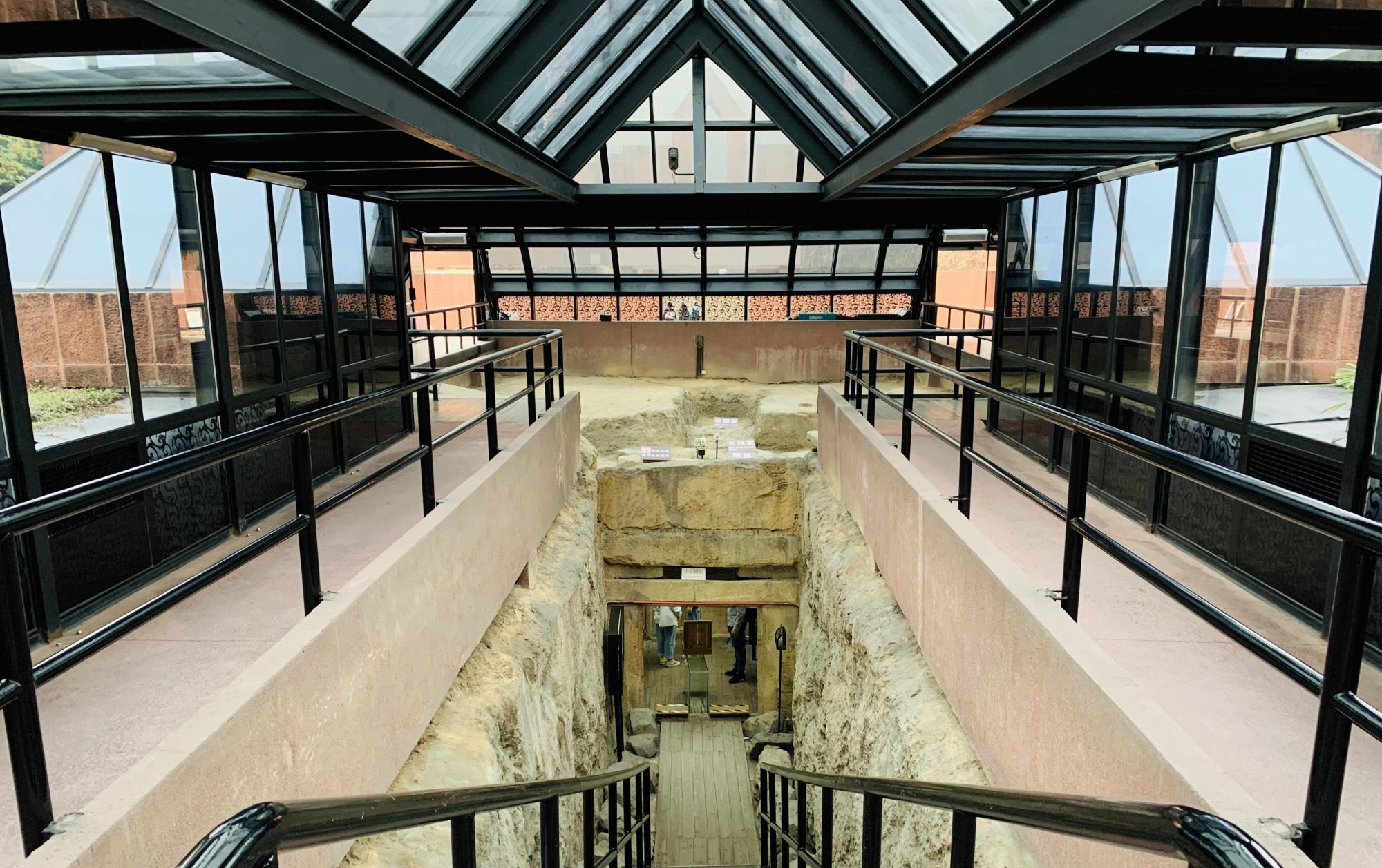 广州闹市有座千年古墓,主人曾是一代帝王,如今地宫开放都来参观