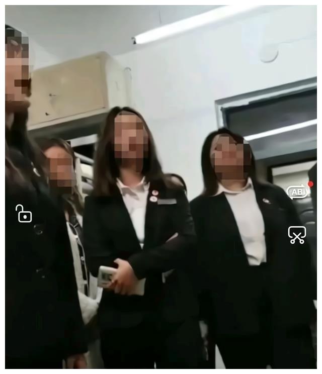 黑龙江一高校查寝视频引关注，毕业生举报老师索贿，校方给出回应休闲区蓝鸢梦想 - Www.slyday.coM