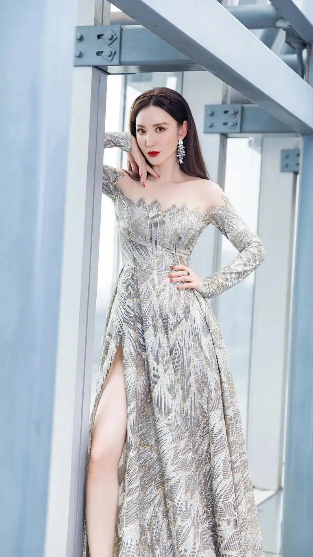 张萌美图欣赏,妩媚性感,像玫瑰花一样的女人__财经头条