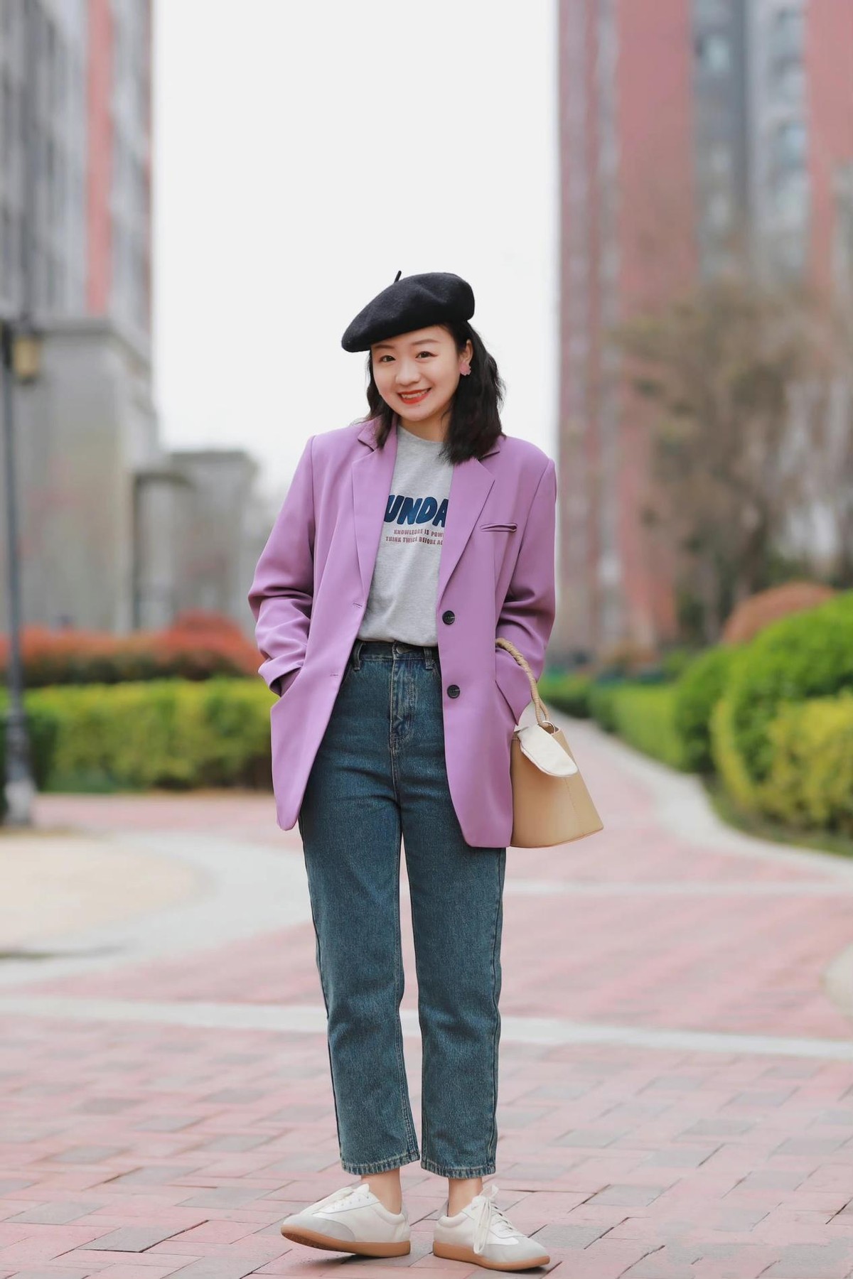 春天别总穿黑白灰了试试这三种亮色系搭配清爽时尚又有高级感