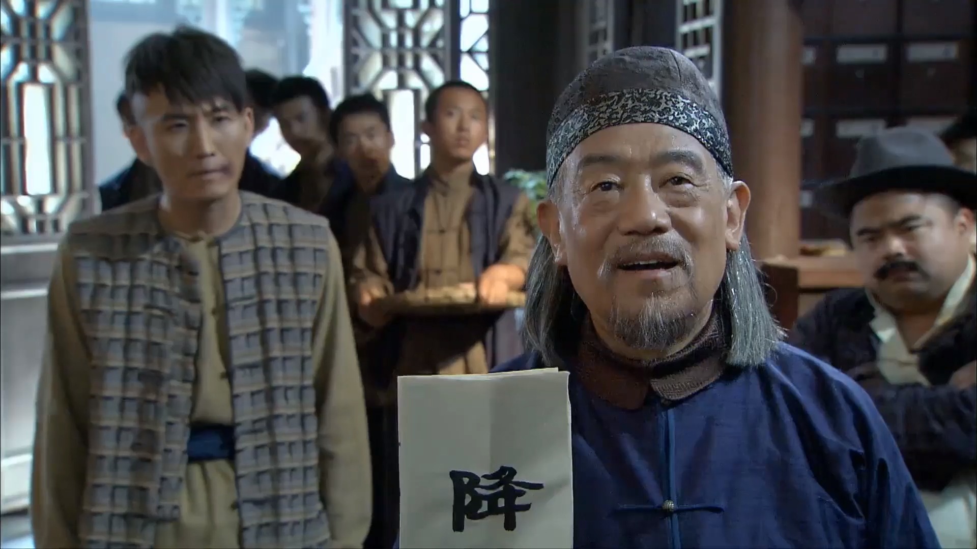 打狗棍:深更半夜的不睡觉,戴天理竟把老爹锁在屋里!