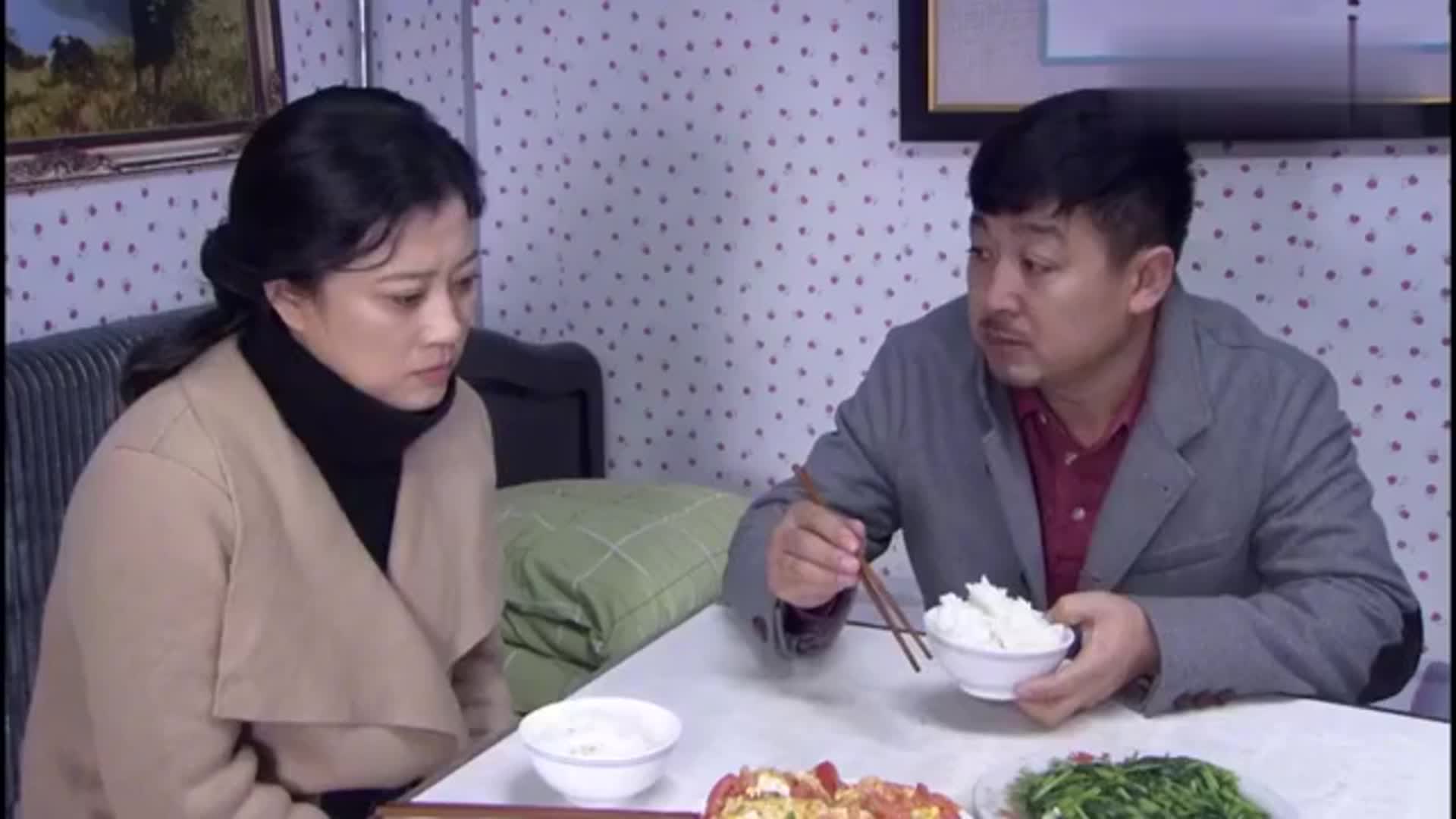 袖珍妈妈笑笑说秀荷抛弃了自己还装作不知情弄得她一头雾水
