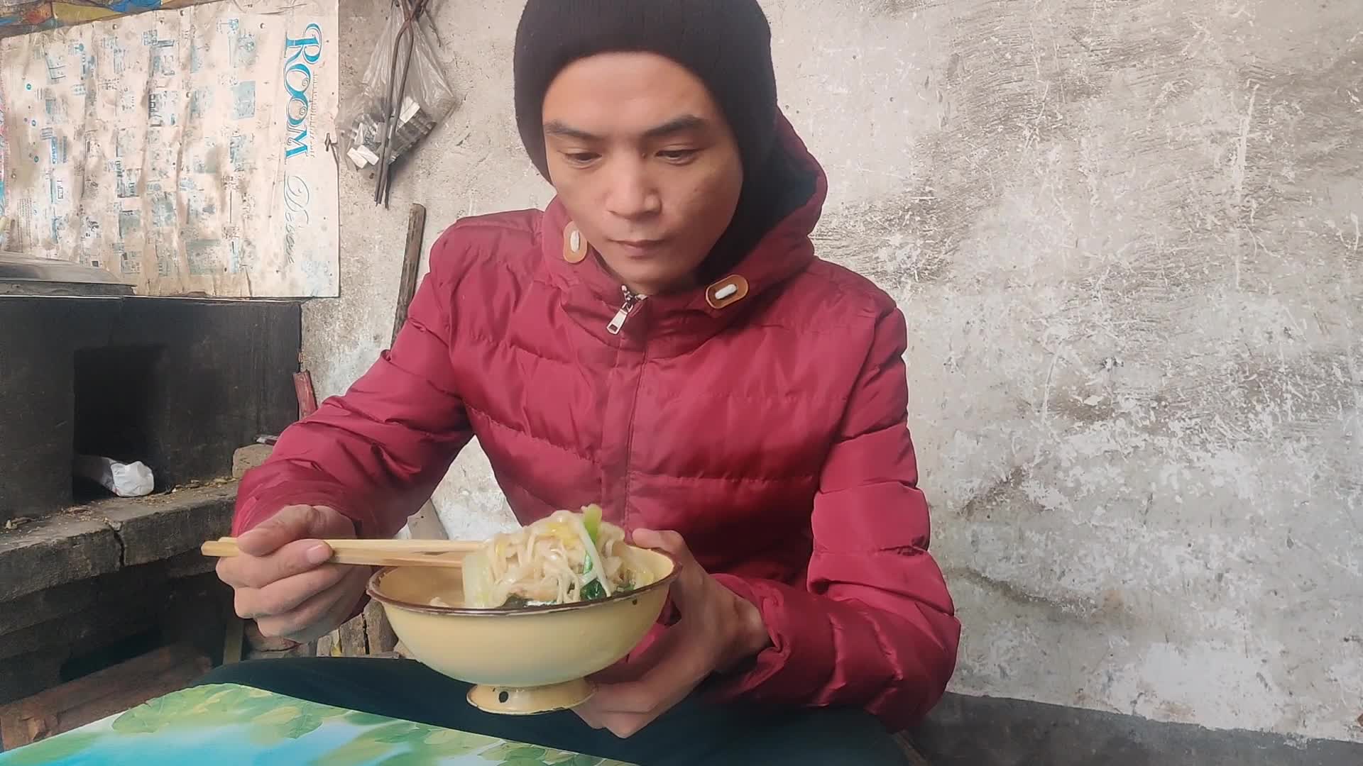 娘家近就是好,好吃的一顿少不了,胖妹吃酱驴肉,4世同堂真享受