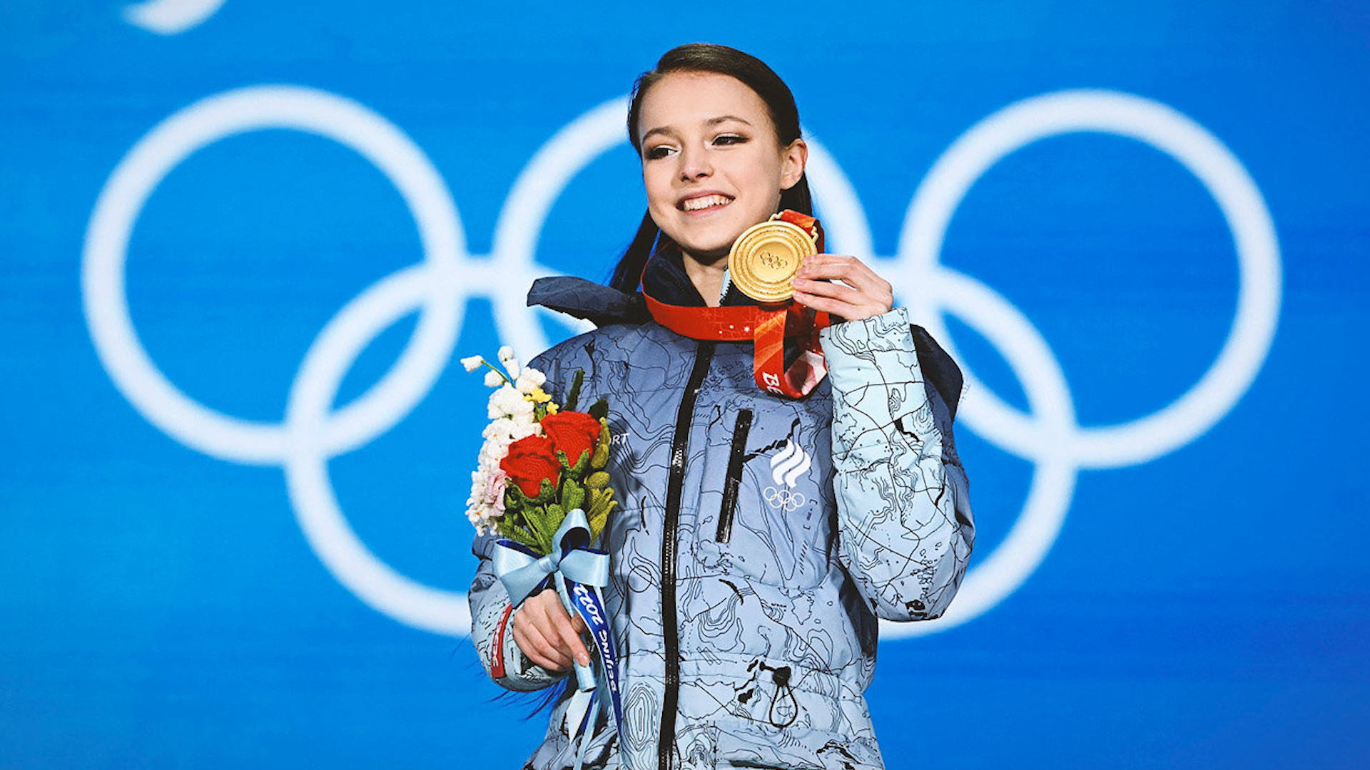 谢尔巴科娃夺冠亲吻金牌!冰上起舞美若天仙,才貌双全惹人爱