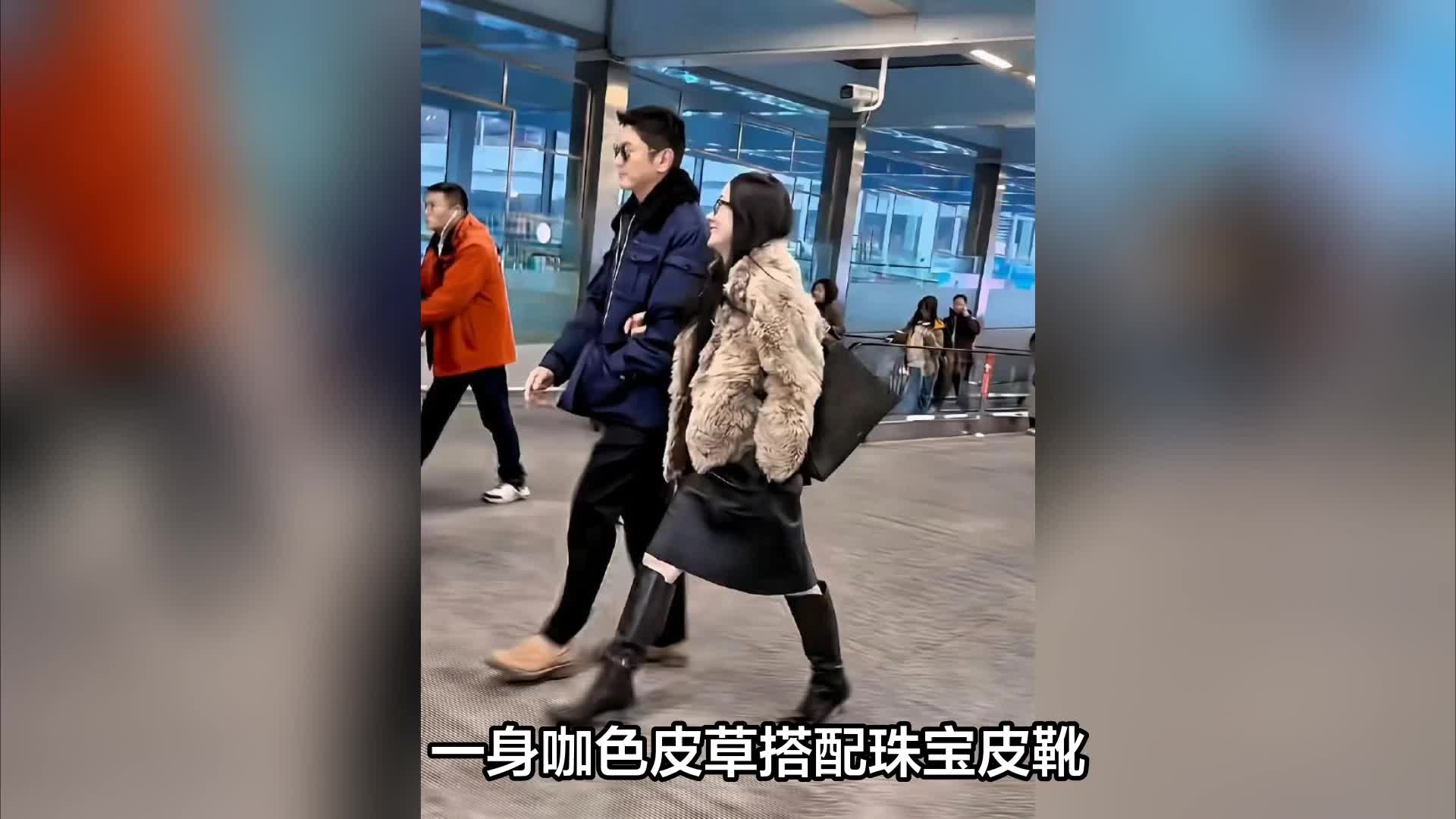 霍思燕挽杜江手臂现身机场， 网友：有李湘那种贵气从容的范儿了