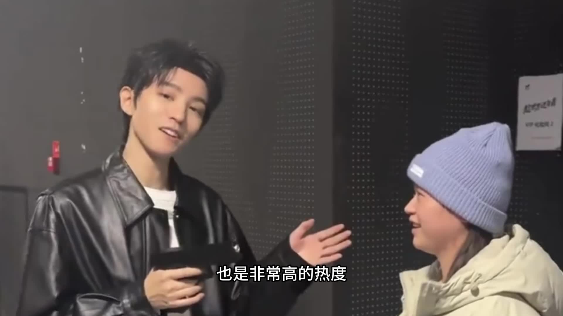 神仙友谊！全红婵赴京看王俊凯出演话剧，两人后台互动太搞笑