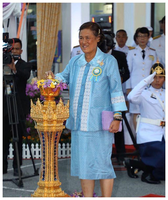 泰国官宣长公主69岁生日!两个混血女儿惊艳,自己被美国丈夫抛弃