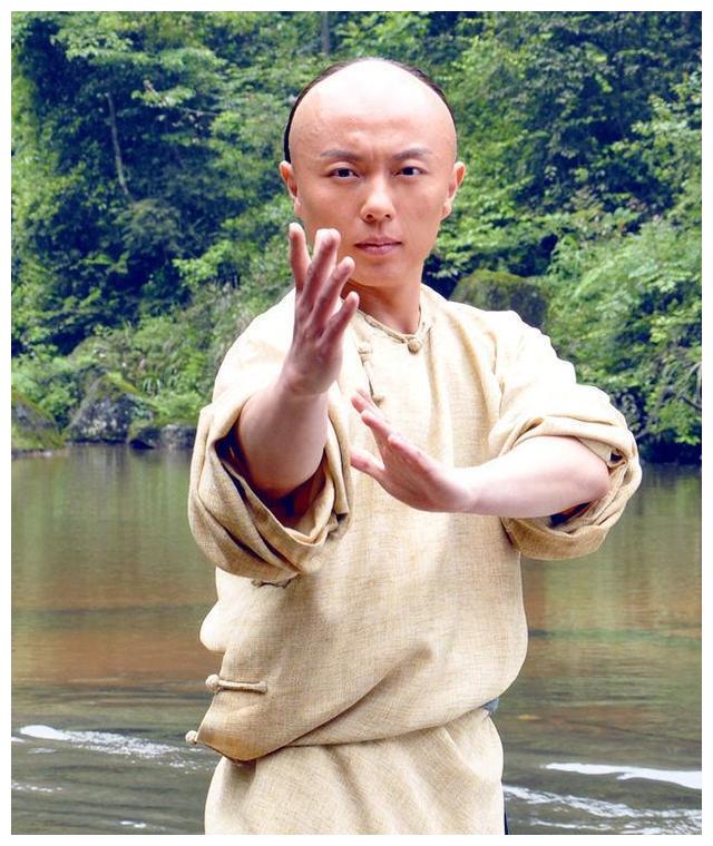 他是李连杰儿子,被王晶挖掘,与周润发搭戏,武打童星谢苗还好吗