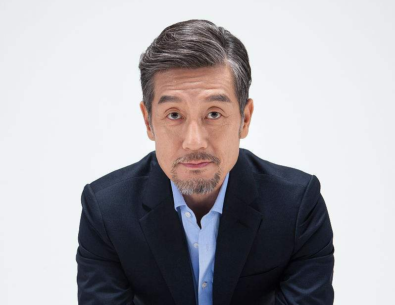 正装发型属于标准的男士发型类型,适合搭配正式的服装,特别适合正式的