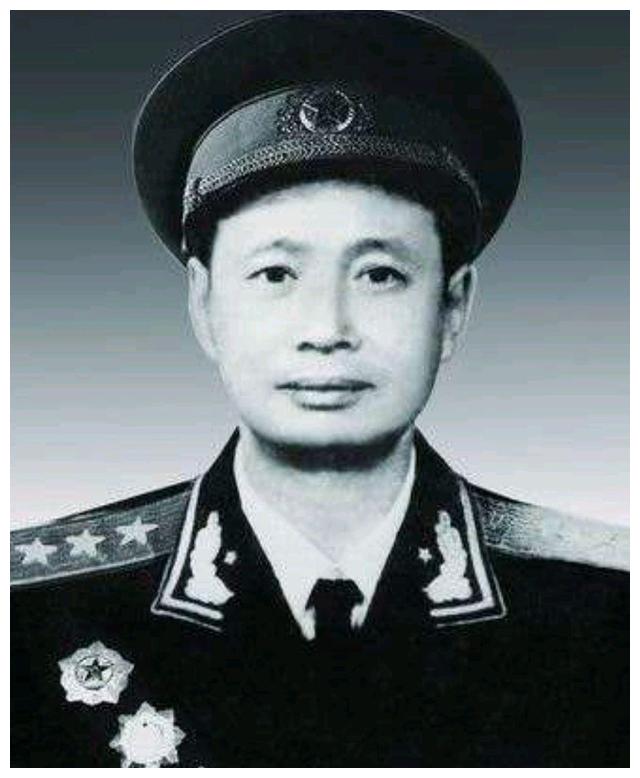 开国元帅大将上将中将都已逝去健在的少将中有位牛人
