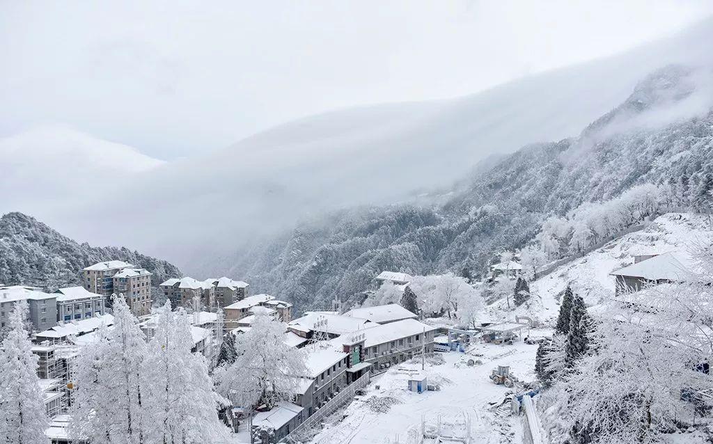 庐山醉秋vs庐山深雪你喜欢哪个景