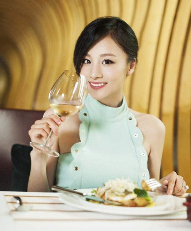 清新淡雅的女星章龄之