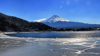 不死山富士山 呈现出楚楚动人的样子
