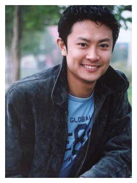 的印小天考入中央戏剧学院,那时的他,是中戏表演系历史上最年轻的学生