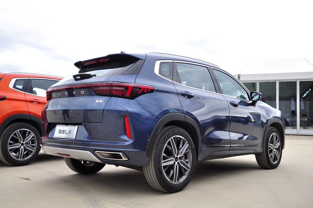 试驾星途lx 1.5t乘风破浪版 10万元配双12.3英寸液晶屏