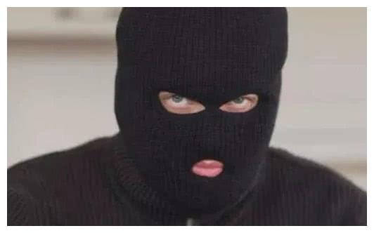 心理学:第一眼你认为哪个蒙面人是女性?测你在异性眼里是什么人