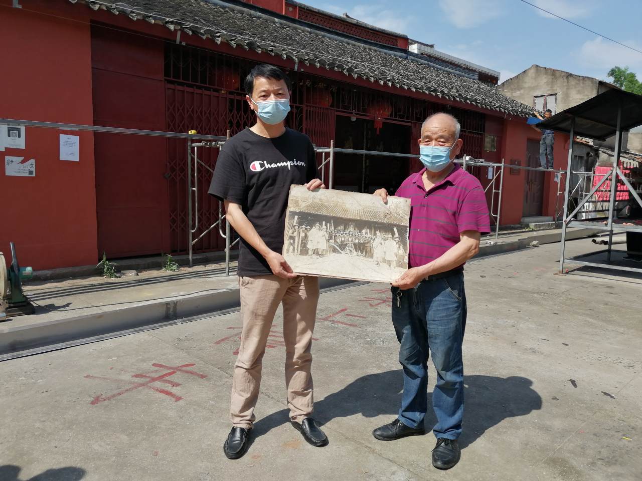 北仑市民捐赠百余年前消防队员合影照片