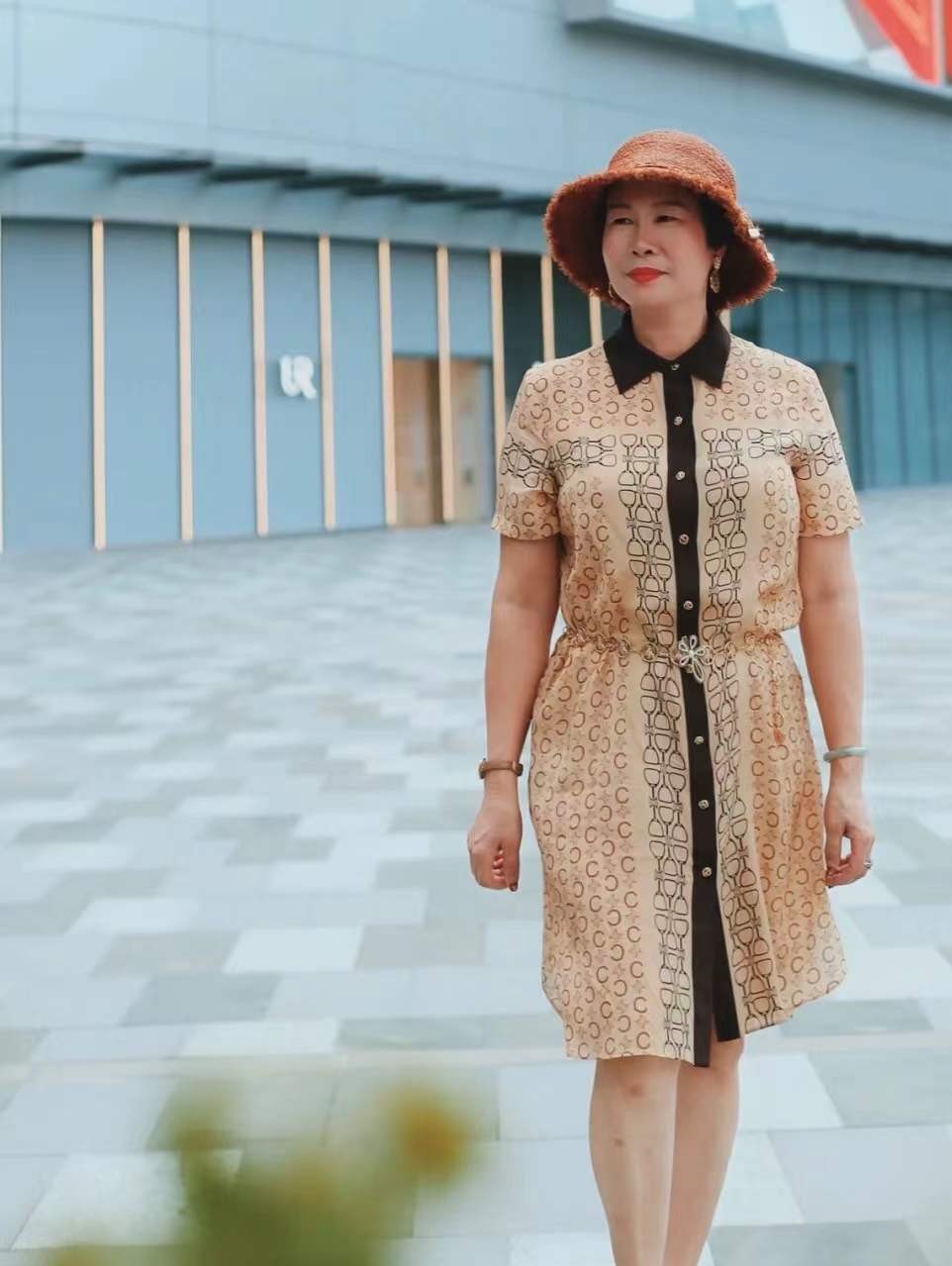 老年人更要远离老年装精致的裙装搭配轻松变身时尚奶奶