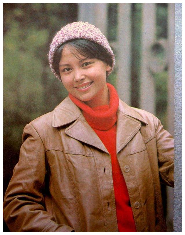 她曾是当红女星,正红时为儿子息影,演员丈夫下海经商成亿万富翁