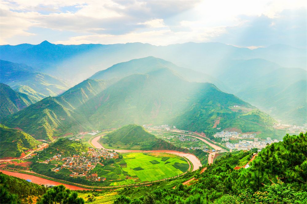 一大波美图来袭,带你赏罕见的云龙太极奇观!